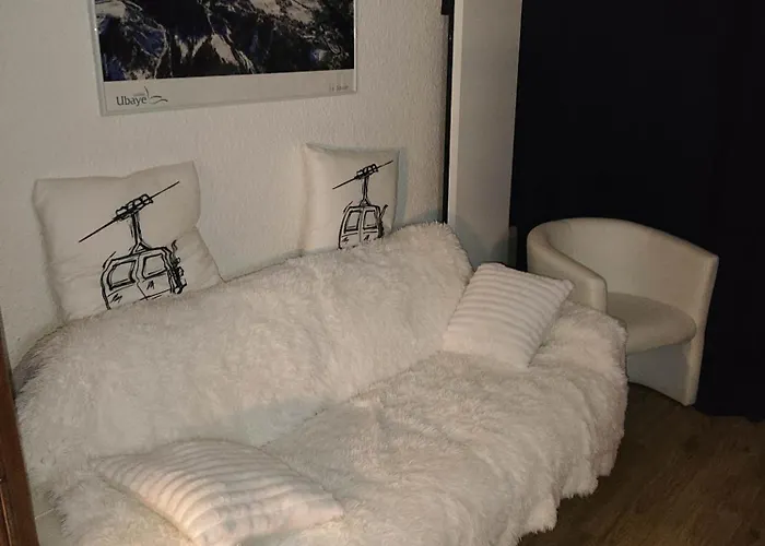 Super Sauze En Bas Des Pistes * Enchastrayes